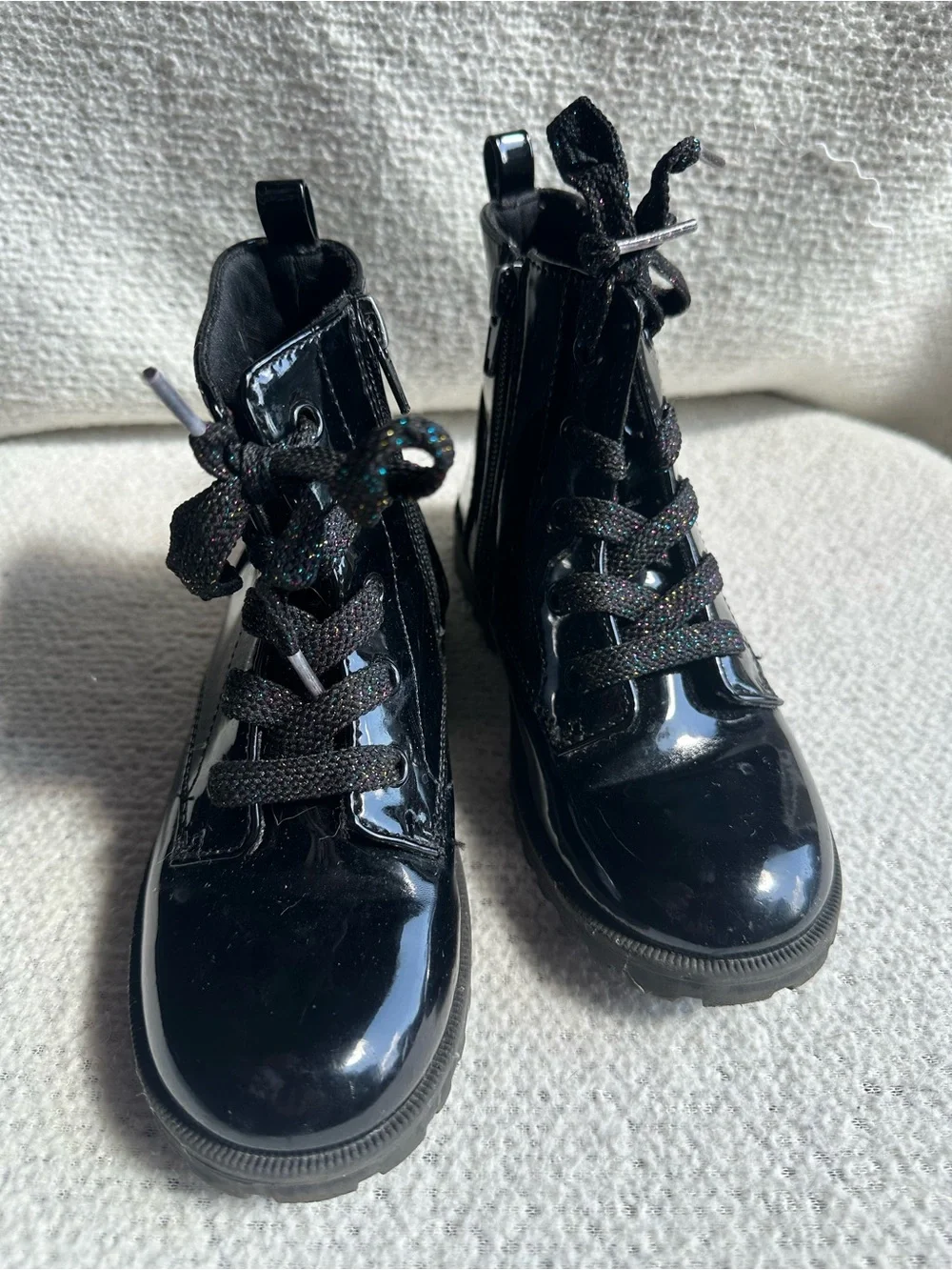 N/A shiny black